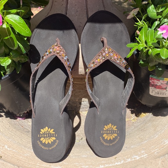 Yellow Box Sandals - Picture 2 of 13